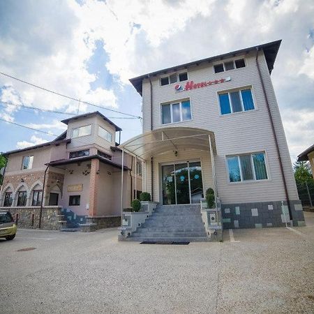 Hotel Gclub Breaza  Exterior photo